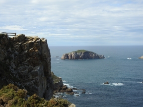 Vista de Isla Herbosa desde el Cabo de Peñas