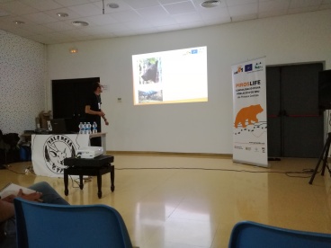 Jordi Guillén Cuesta durante su charla del proyecto PirosLIFE sobre la situación del oso pardo en los Pirineos catalanes